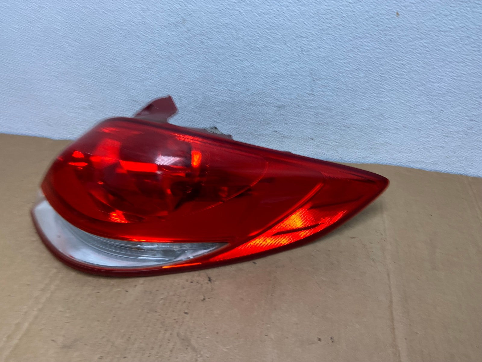 2012 2013 2014 Hyundai Veloster Right Passenger RH Tail light AC8468 LK1
