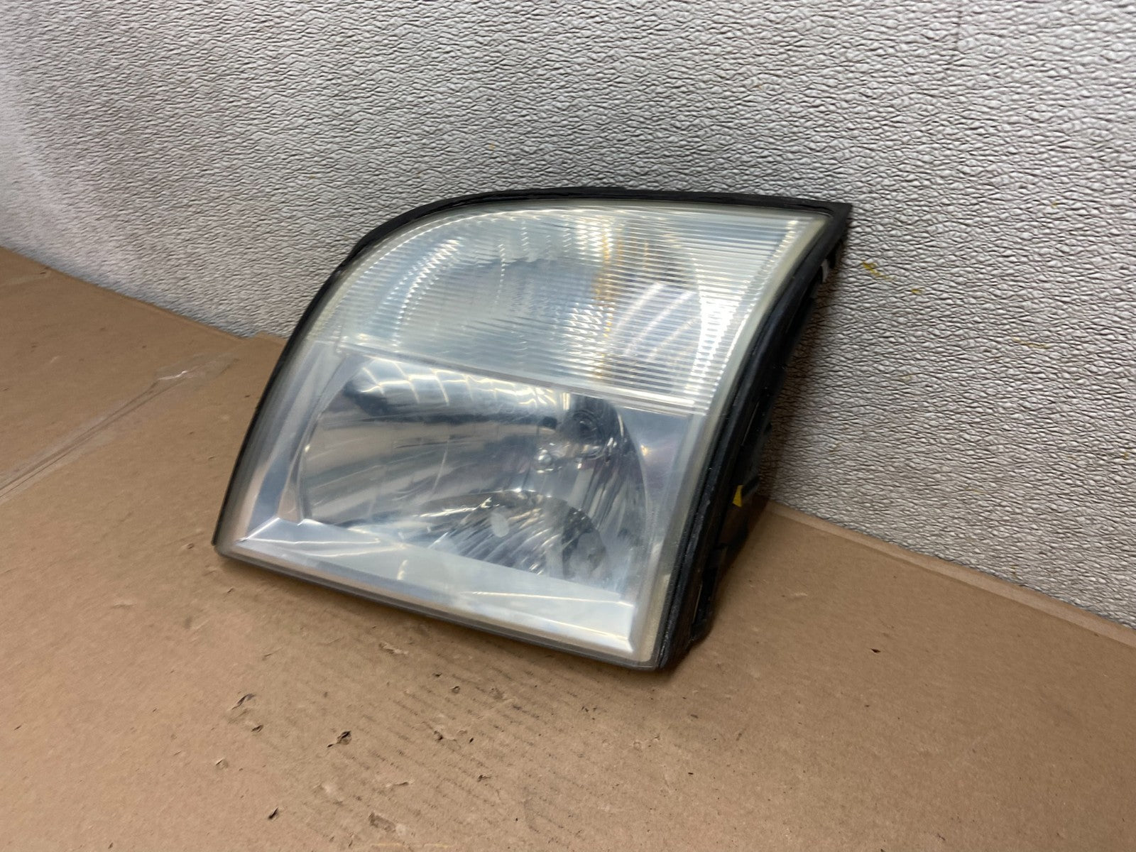 2002-2005 Mercury Mountaineer Left Driver LH Side Halogen Headlight AA9927 DW1