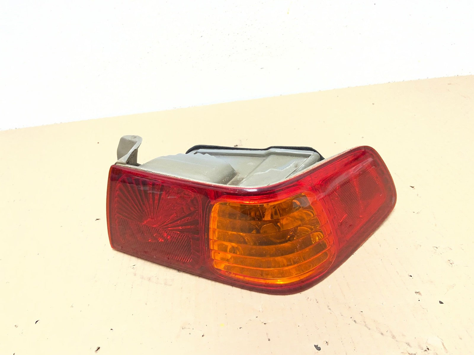 2000 to 2001 Toyota Camry Right Passenger Rh Tail Light AE9543 LK0
