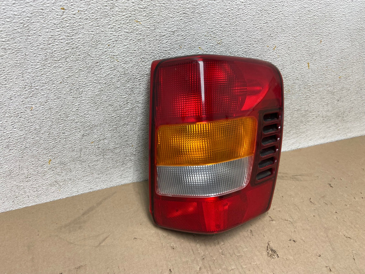 1999-2004 Jeep Grand Cherokee WJ Right Passenger Rh Tail Light DEPO AH7609 LK1
