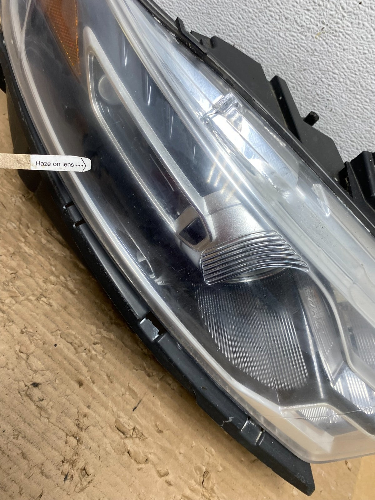 2013 to 2019 Ford Taurus Right Passenger RH Side Headlight Halogen AD4381 DW4
