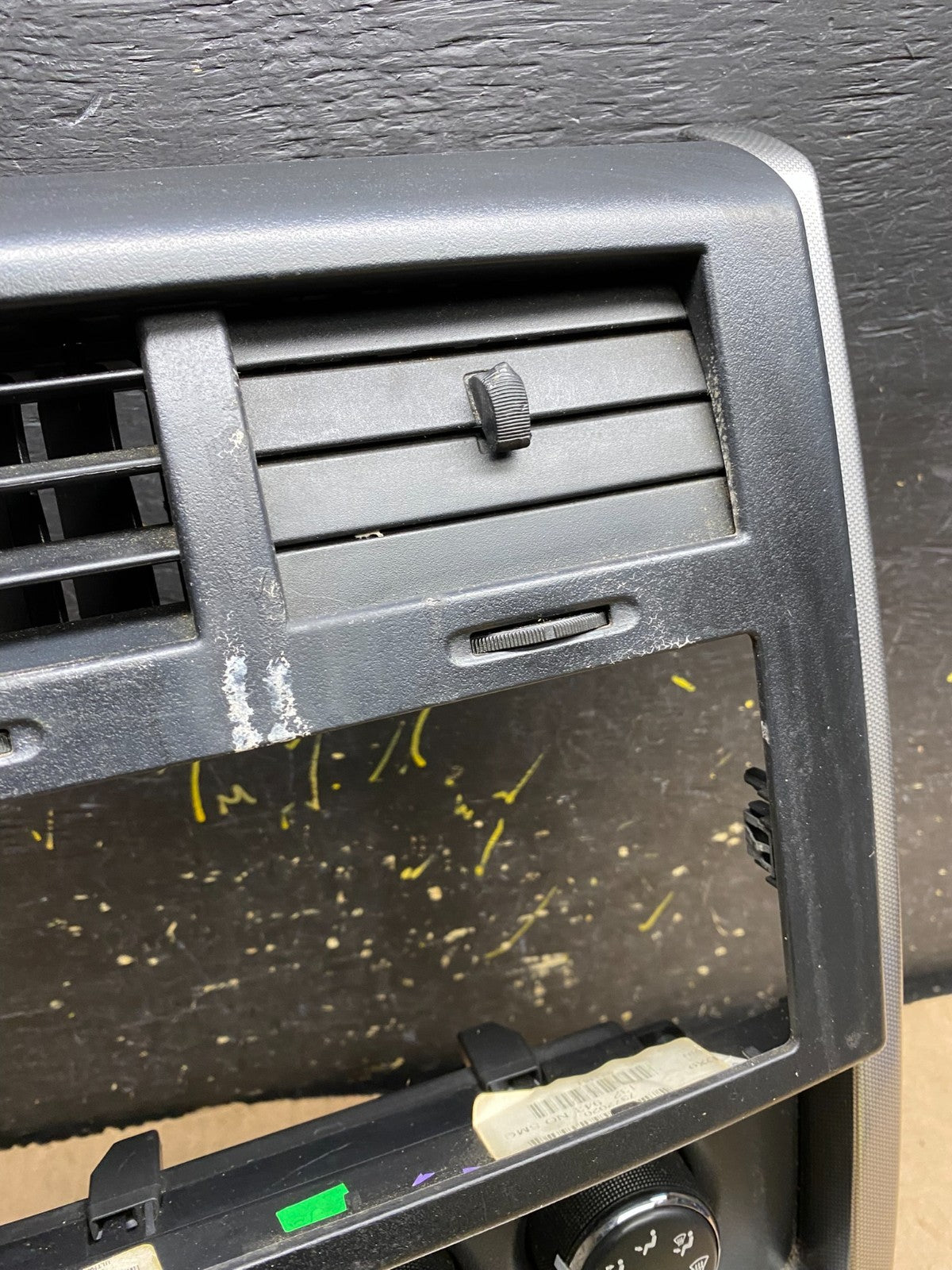 2008 to 2012 Jeep Liberty Dash Climate Temperature Control Radio Bezel z1753 DG2