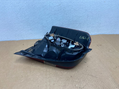 2004-2007 Toyota Highlander Right Passenger RH Side Tail Light AC8517 DW4