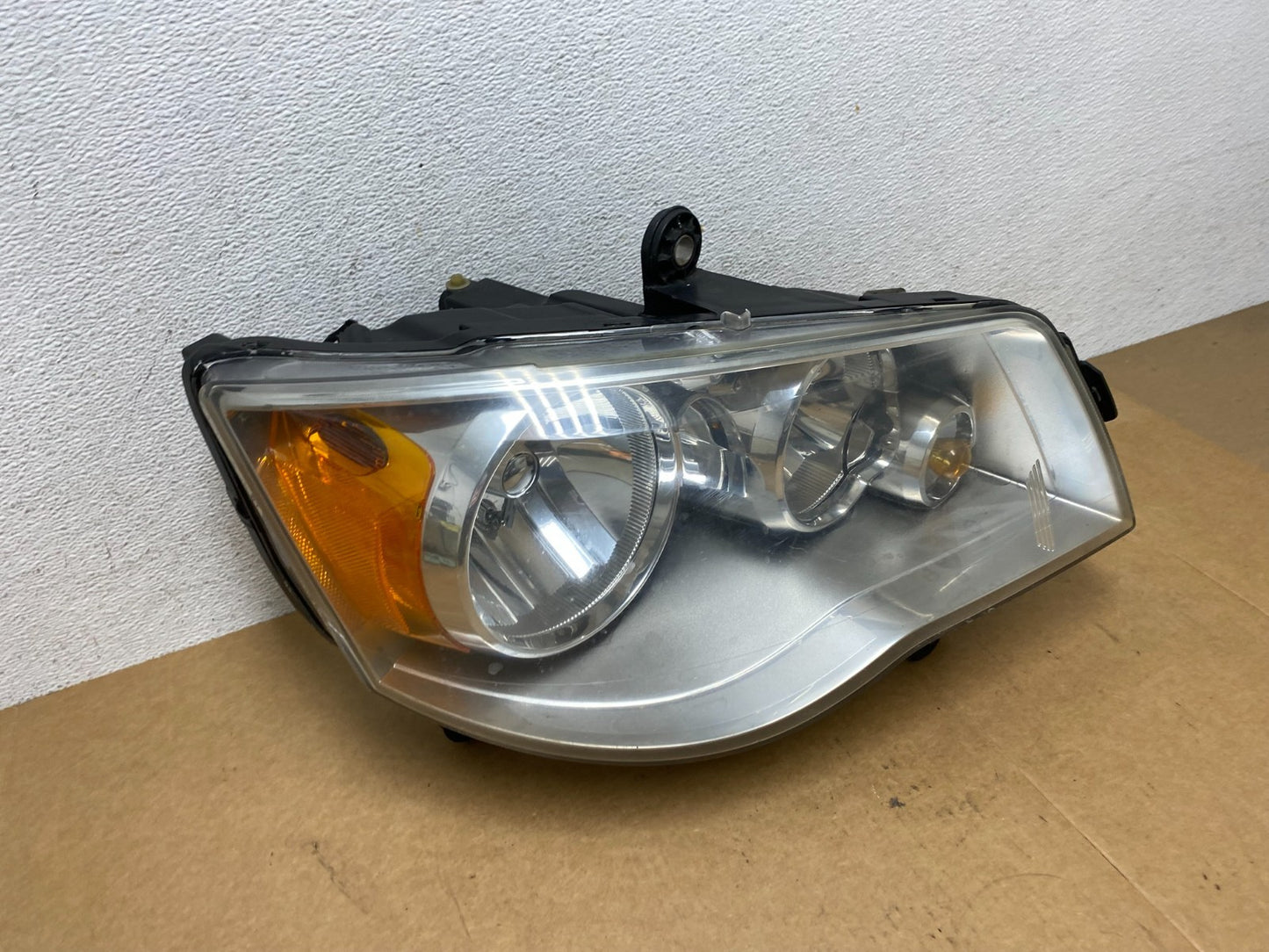 2011 to 2016 Chrysler Town and Country Right Passenger Headlight AE2941 DW2