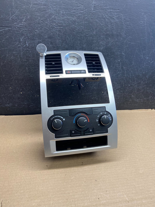2008 to 2010 Chrysler 300 Dash Heater A/C Climate Control Radio Panel AH1337 DG0