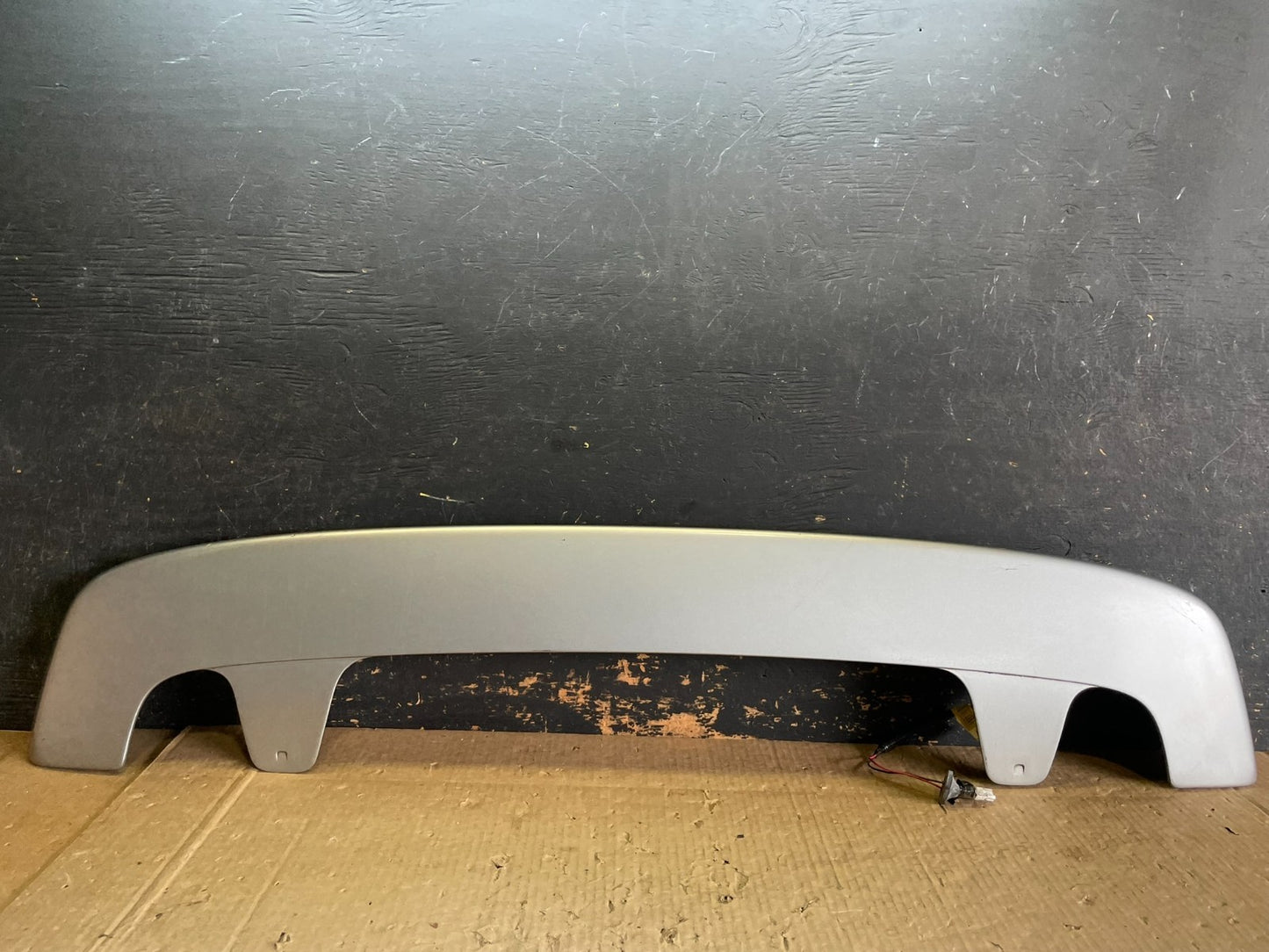 2001 to 2007 Toyota Sequoia 3RD Brake Light Spoiler Wing OEM AB3235 DG0