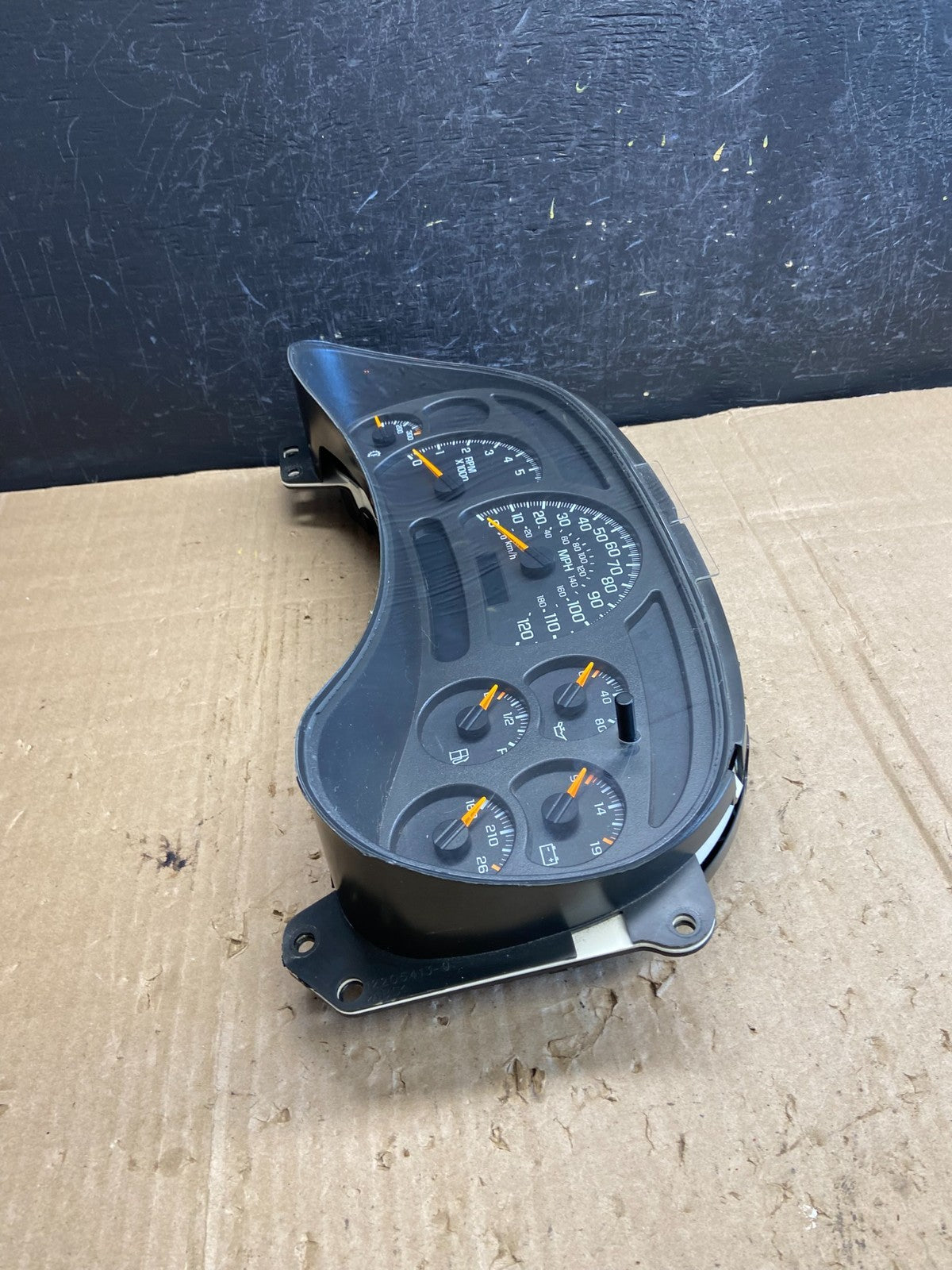 2003 to 2006 Chevrolet Silverado Yukon Cluster Gauge Speedometer AE1894 DG2