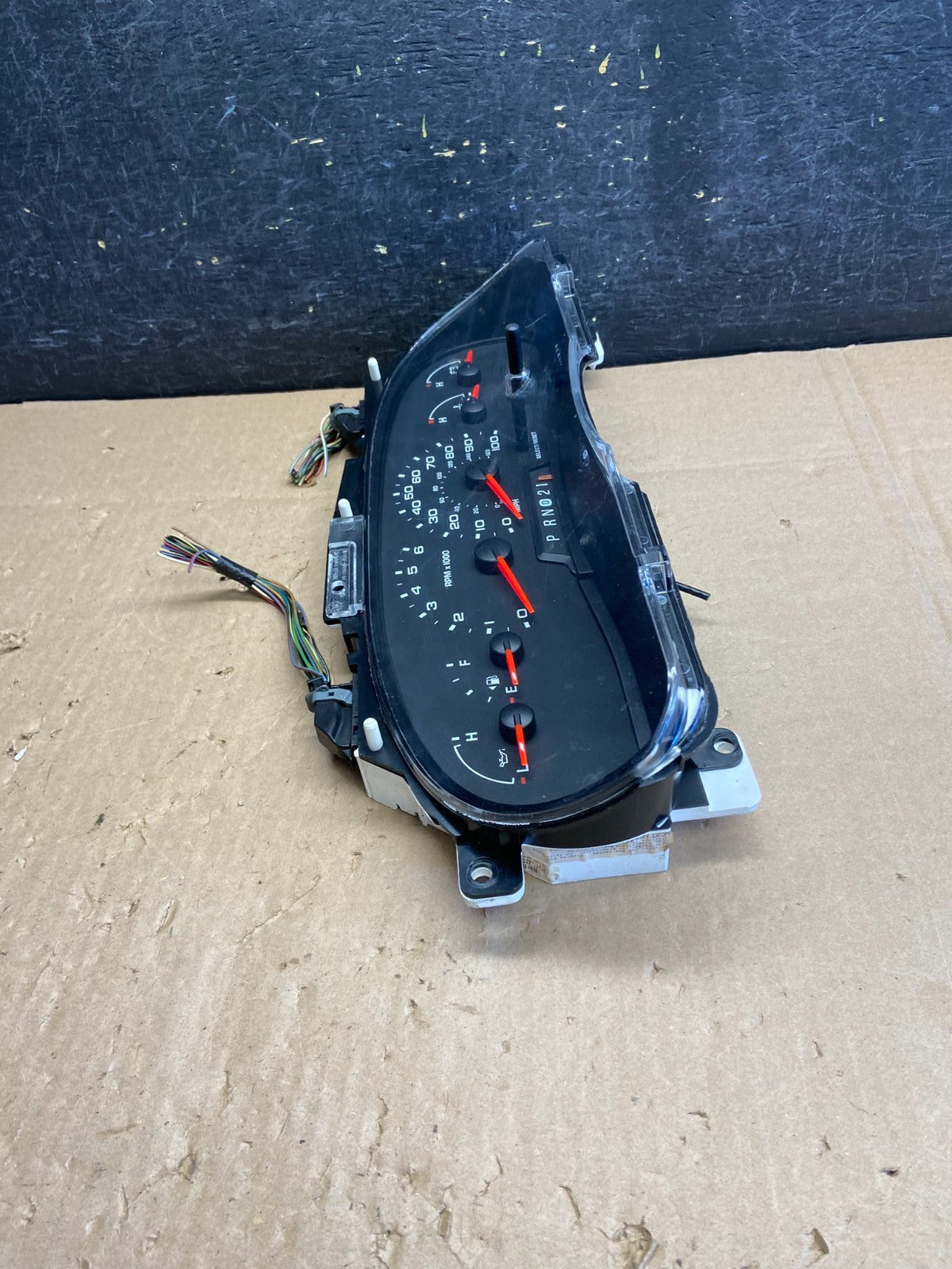 2006 Ford E350 Gauge Speedometer Cluster AI6422 DW1