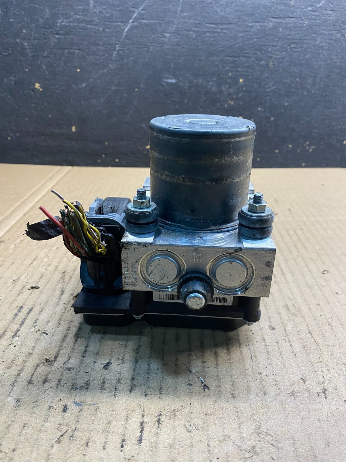 2010 - 2013 Land Rover LR4 ABS Anti Lock Brake Pump Module OEM AB2714 DG4
