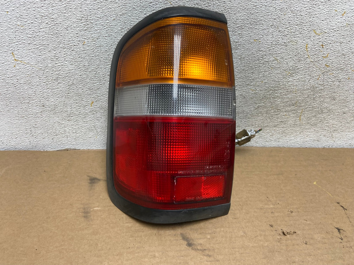 1996 - 1998 Nissan Pathfinder Left Driver LH Side Tail light AH4174 LK0