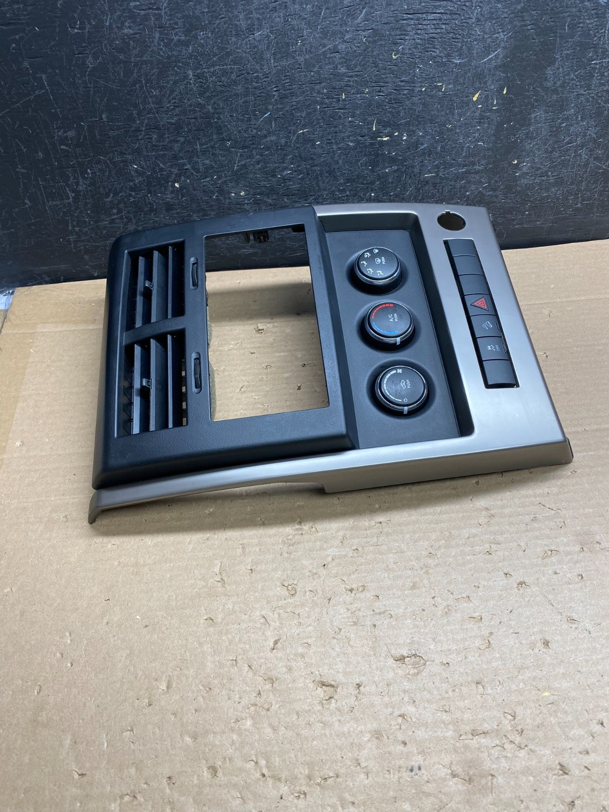 2008 to 2012 Jeep Liberty Dash Climate Temperature Control Radio Bezel AG6400 DG1