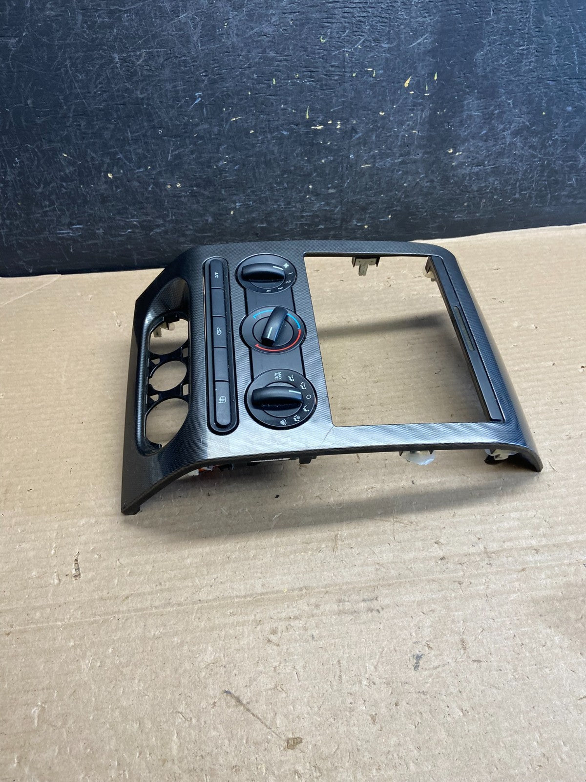 2004 to 2008 Ford F150 Radio Climate Dash Bezel Surround Black AH3518 DG2