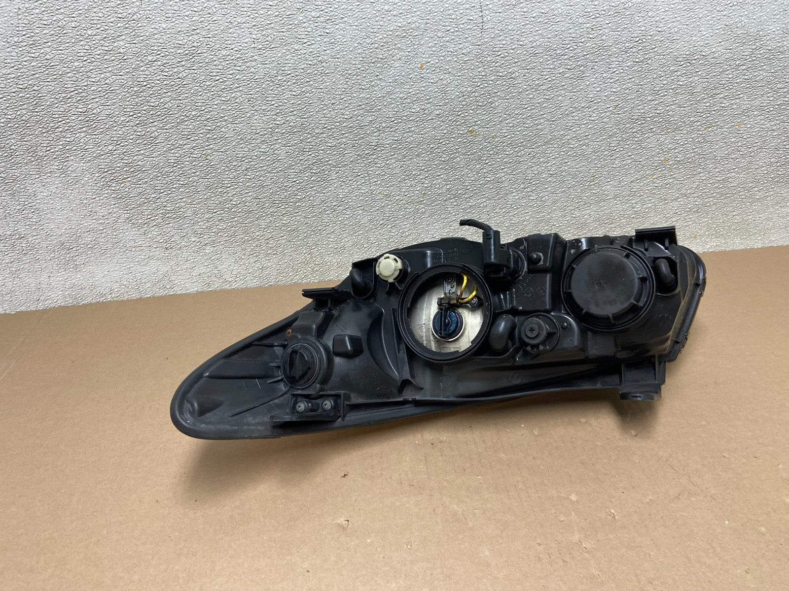 2007 2008 2009 2010 Hyundai Elantra Right Passenger Side Headlight OEM AB4990 DW4