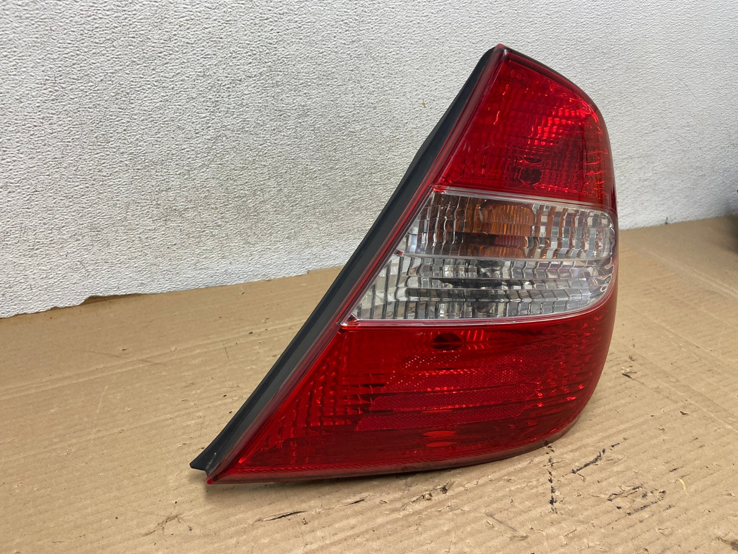 2002 2003 2004 Toyota Camry Tail Light Right Passenger Rh Side AG9076 LK1