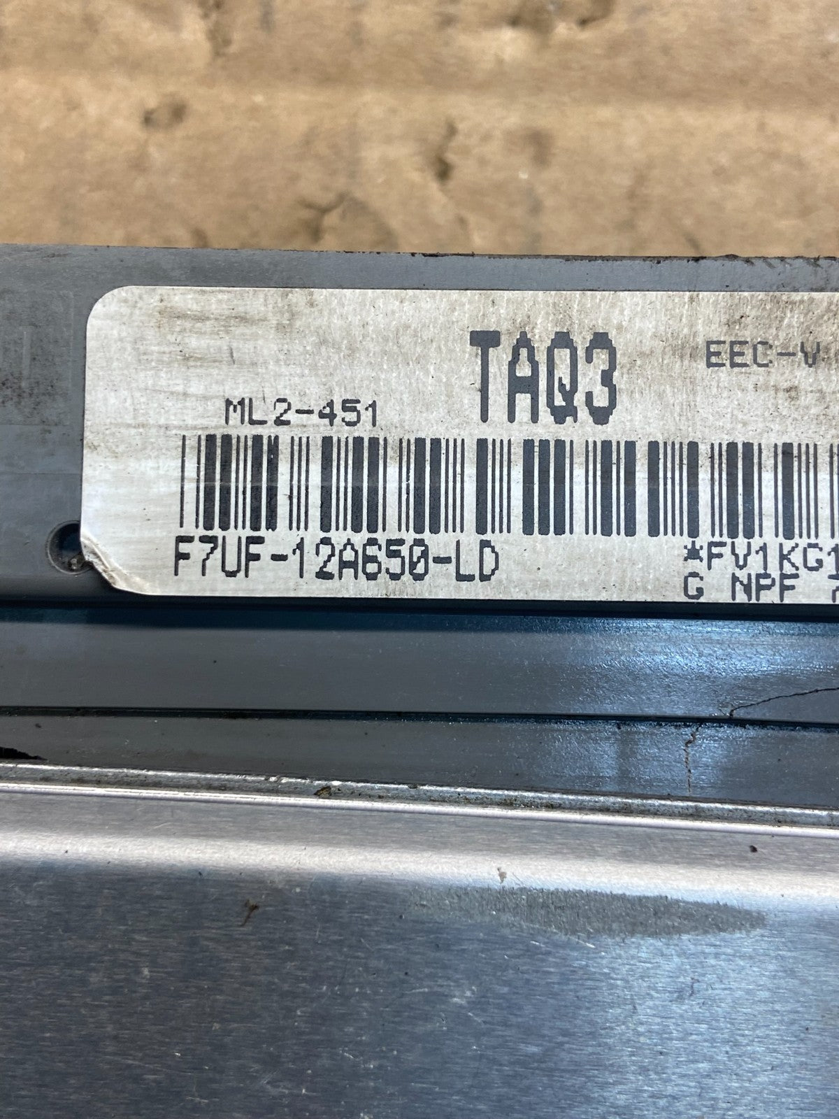 1997 Ford Van E250 4.2L Engine Control Module f7uf-12a650-ld AD2977 DW2