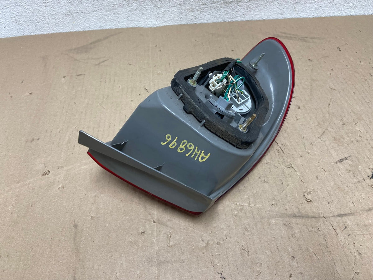 1998 1999 2000 Toyota Corolla Right Passenger Side Tail light AH6896 LK4