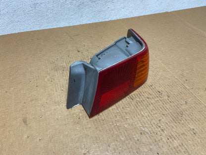 2000 to 2001 Toyota Camry Right Passenger Rh Tail Light AE0526 LK2