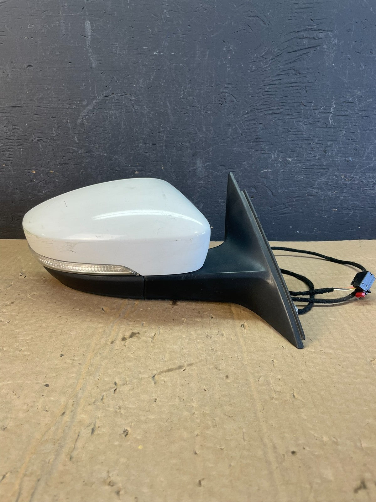 2012-2015 Volkswagen Passat Right Passenger Sgn Door View Mirror AC9910 DW0