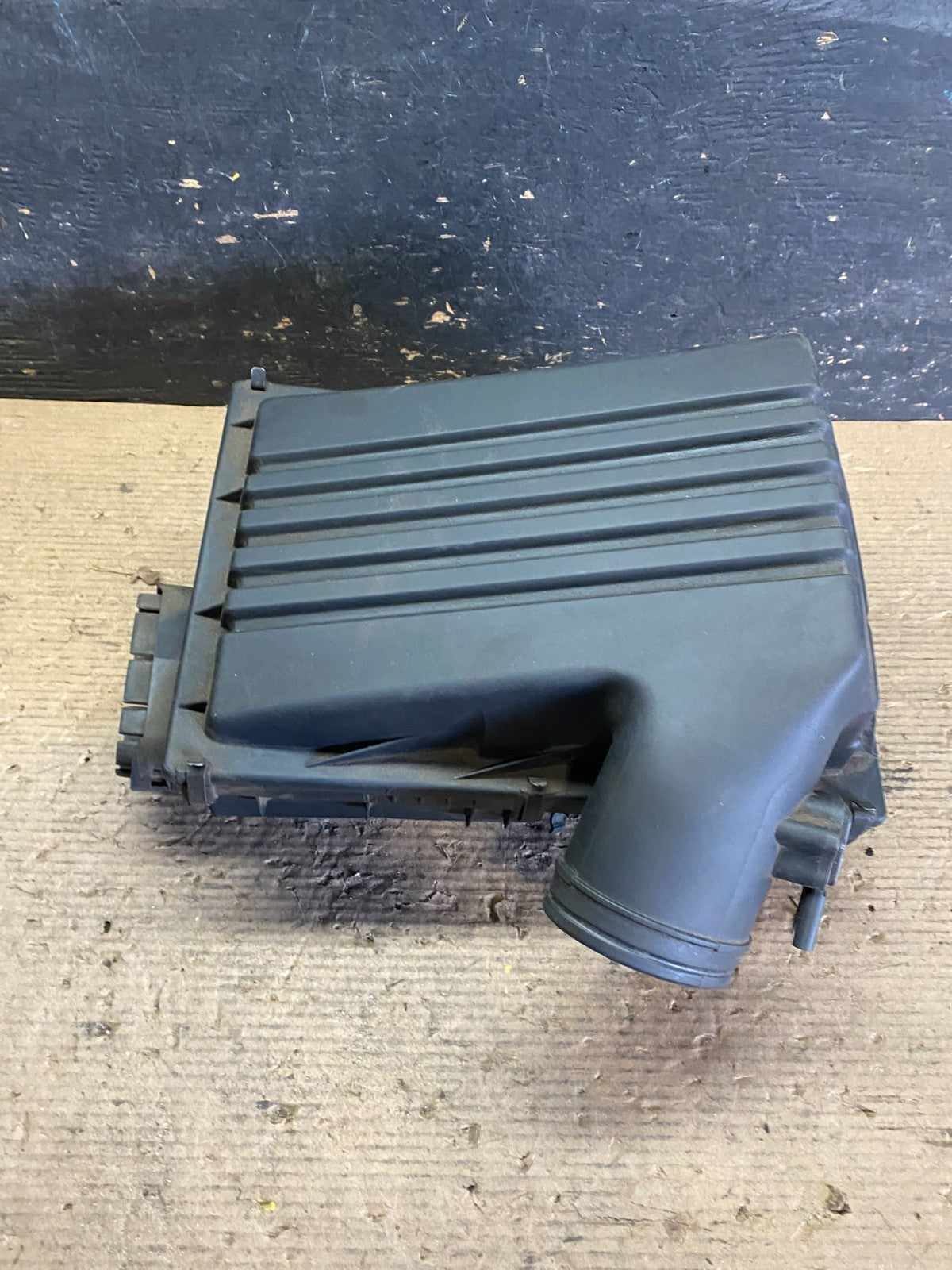 2007 to 2010 BMW X5 Air Intake Cleaner Filter Housing Box S3582 DG3