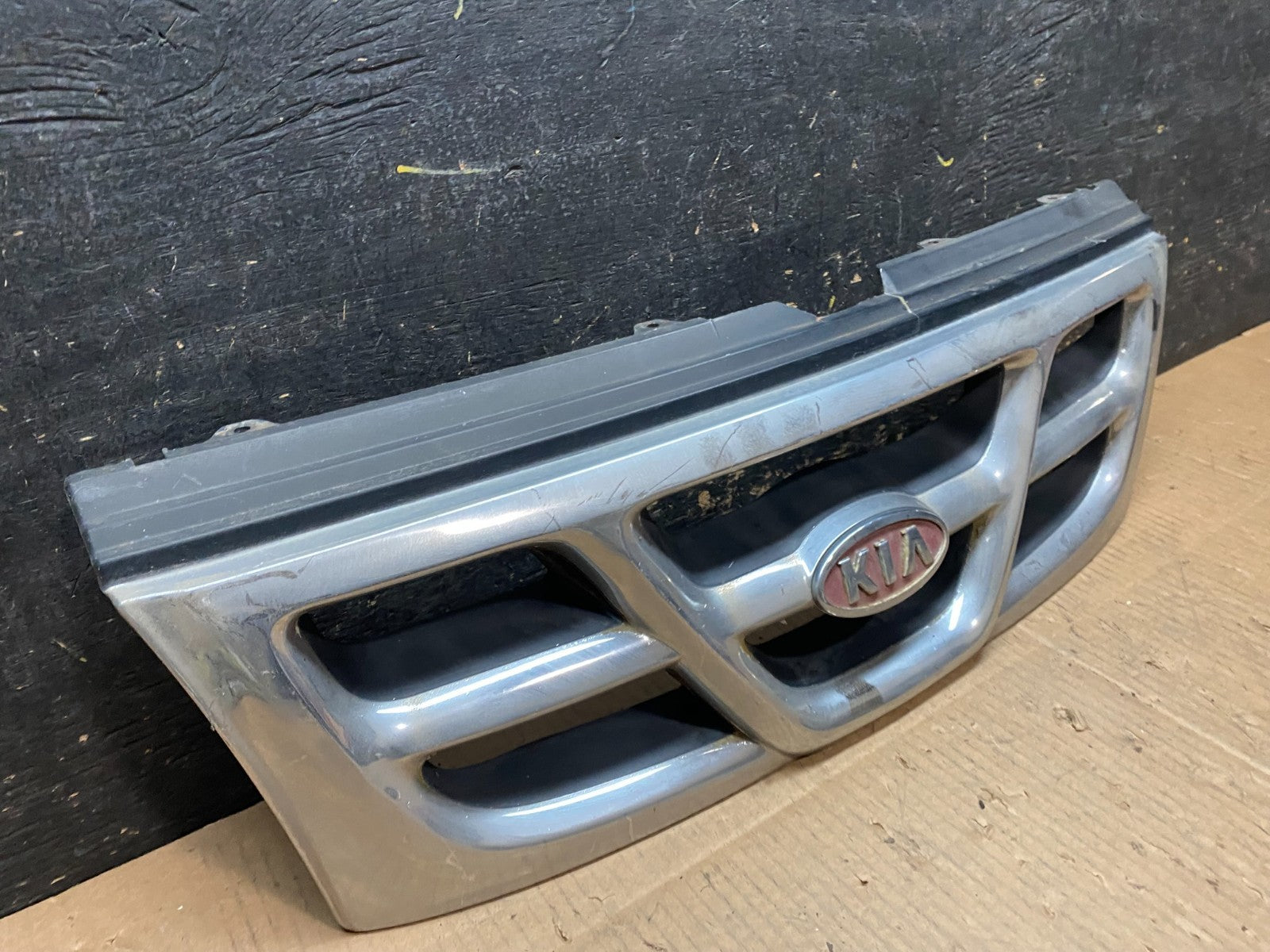 1999 Kia Sportage Front Upper Grille Grill OEM y1853 DG1