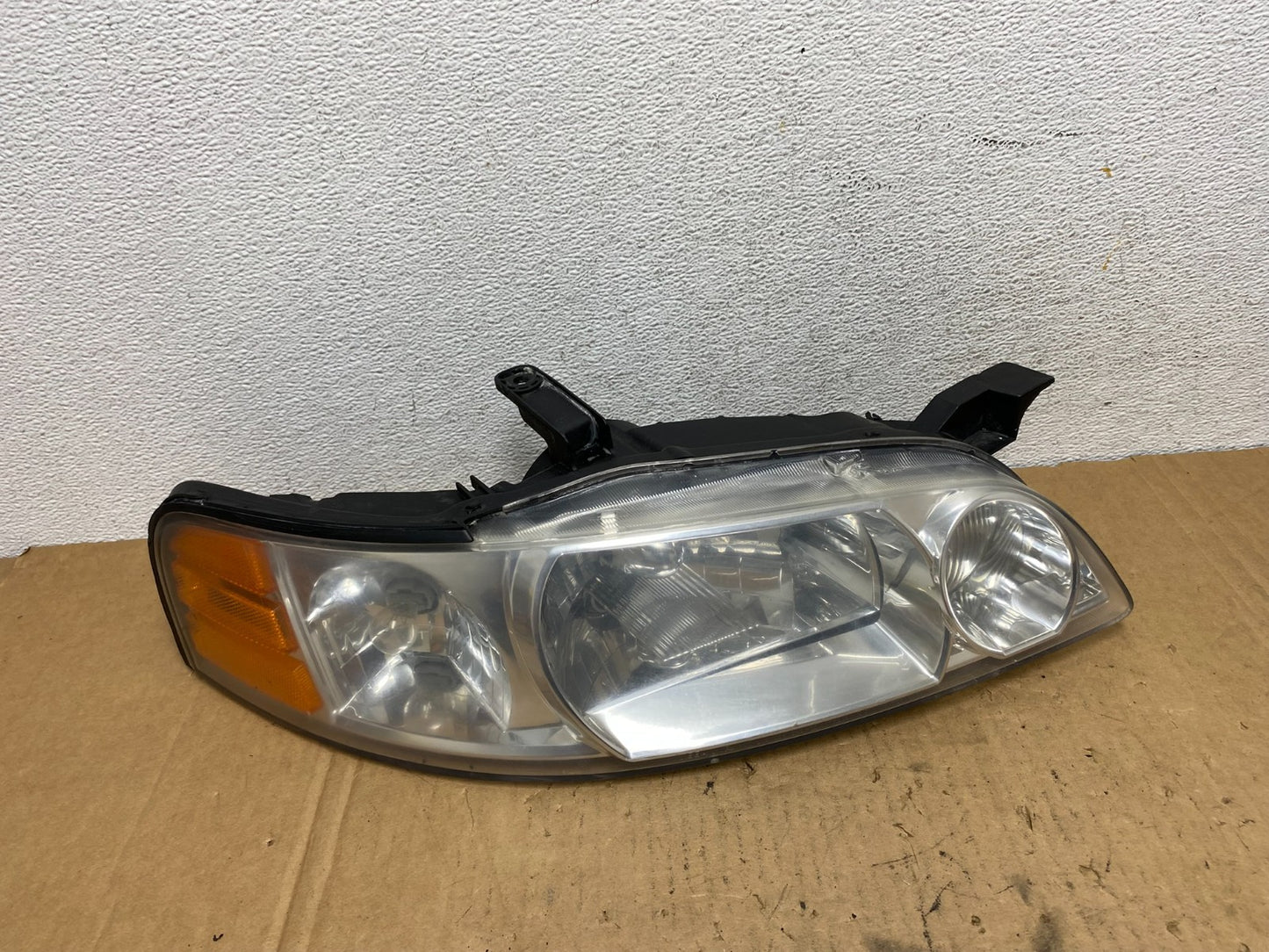 Sedan 2000 2001 Nissan Altima Headlight Right Passenger RH AD3176 DW0