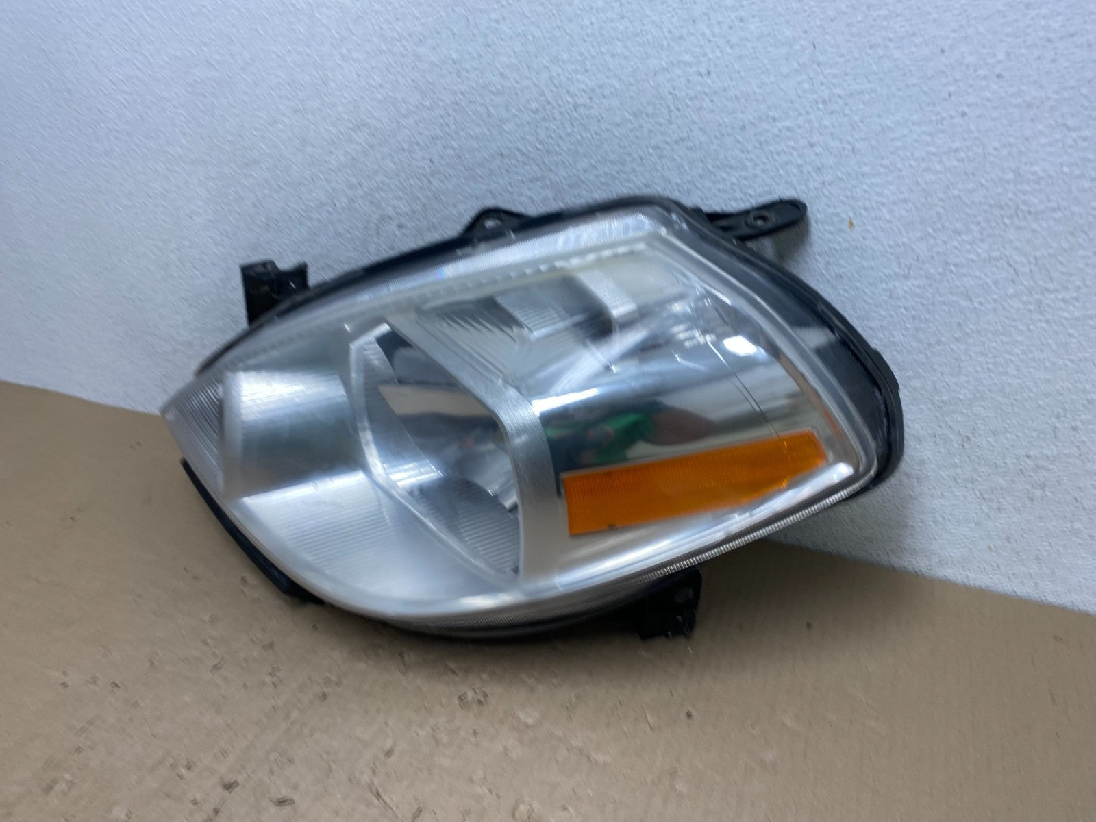 2008 to 2012 Nissan Versa Headlight Halogen Left Driver Lh Side AE9690 DW1