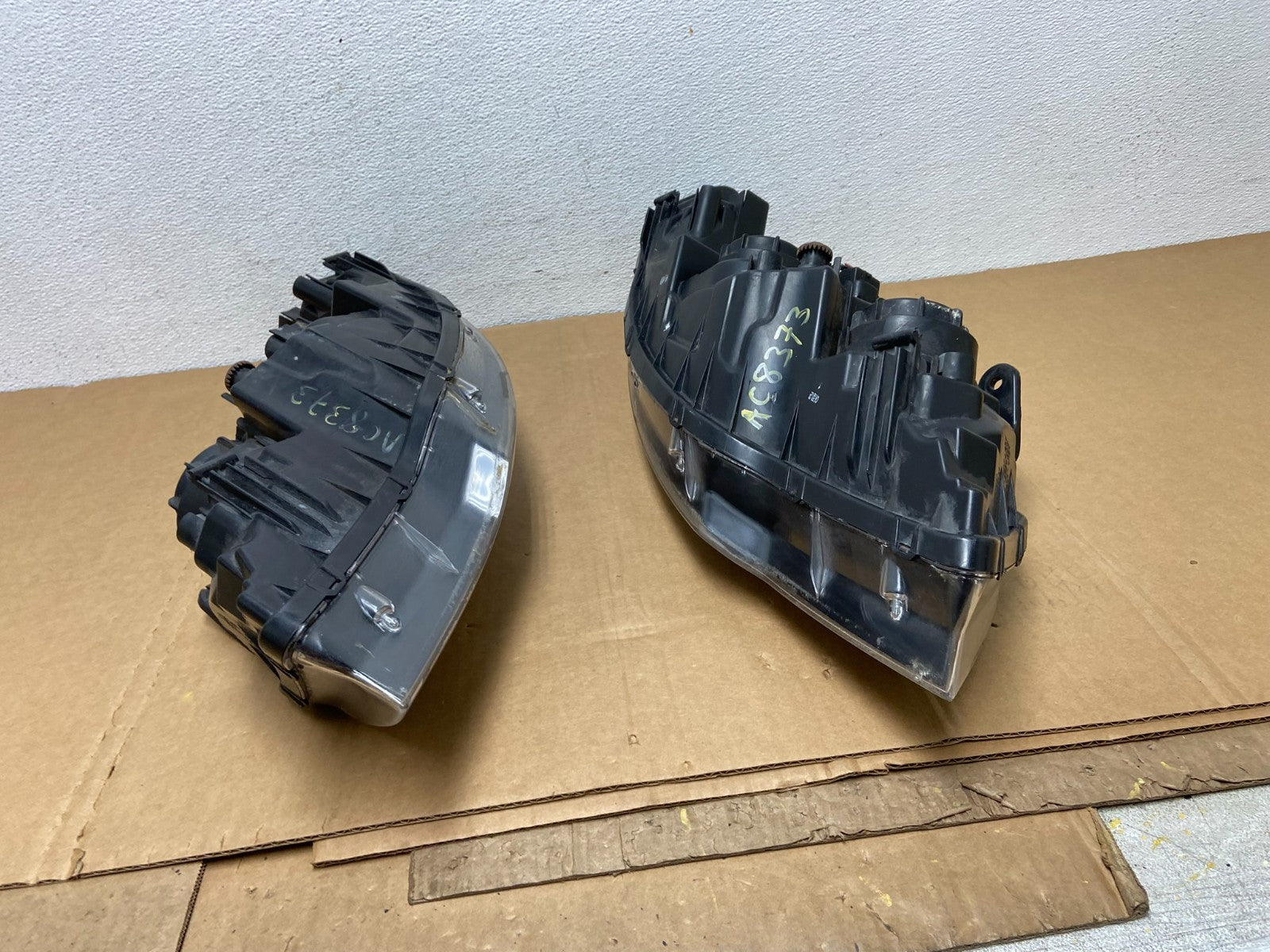 2010 2011 2012 Kia Forte Left+Right Side Headlights Halogen AC8373 DW11