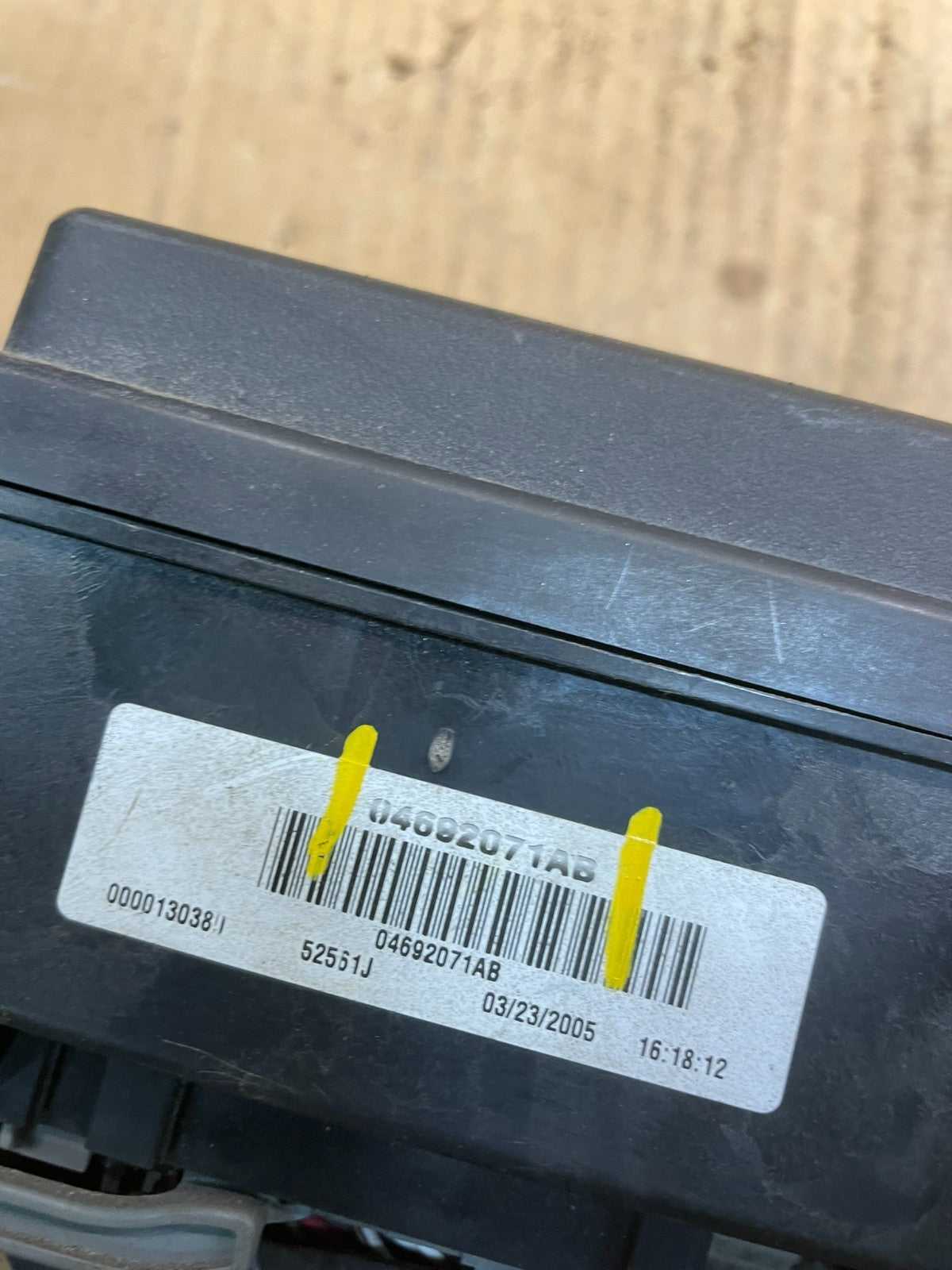 2005 Jeep Grand Cherokee BMC Body Module Power Fuse Box Relay W7174 DG7
