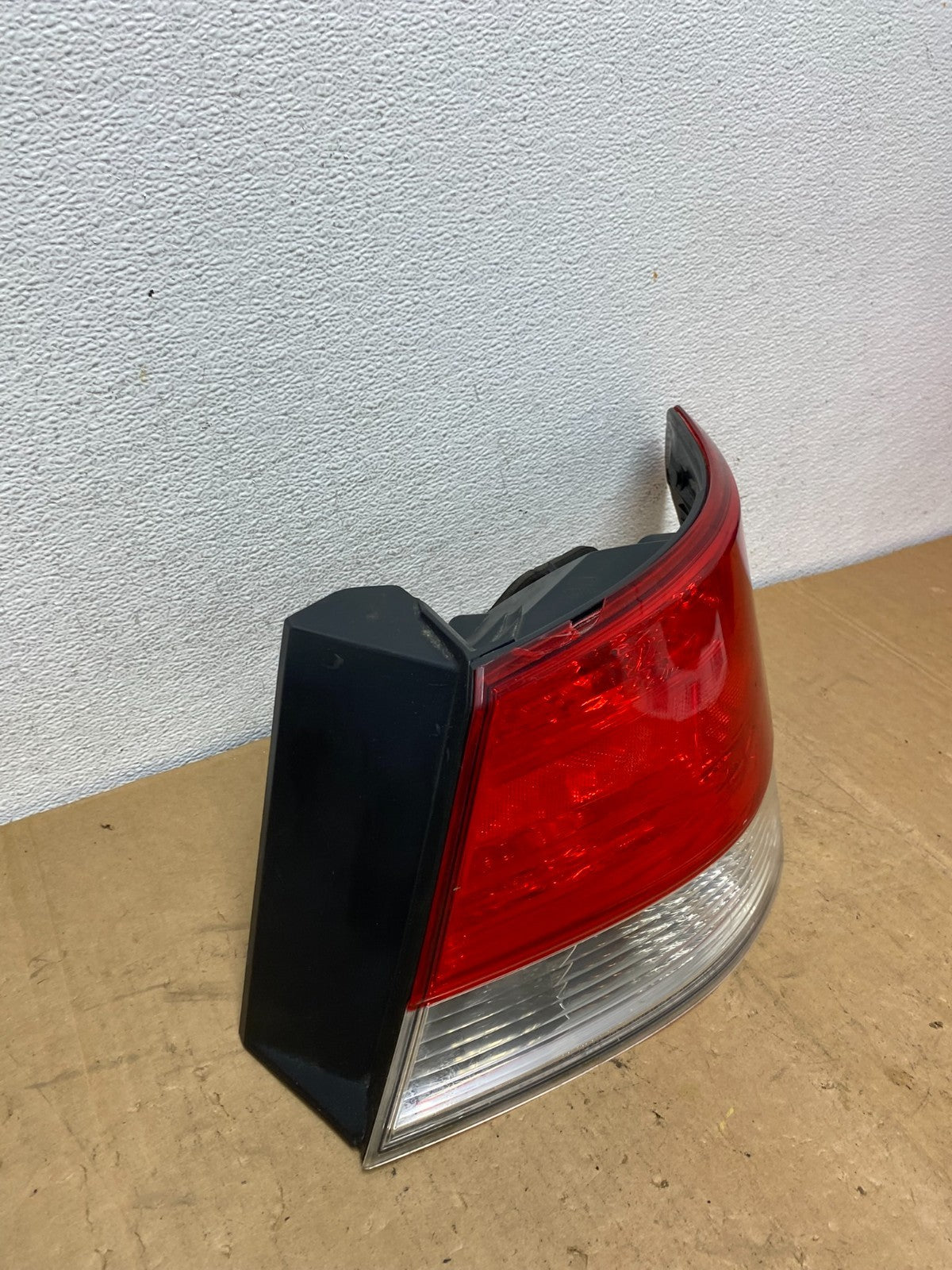 2010 to 2014 Subaru Legacy Right Passenger Rh Side Tail Light AD1214 DW2