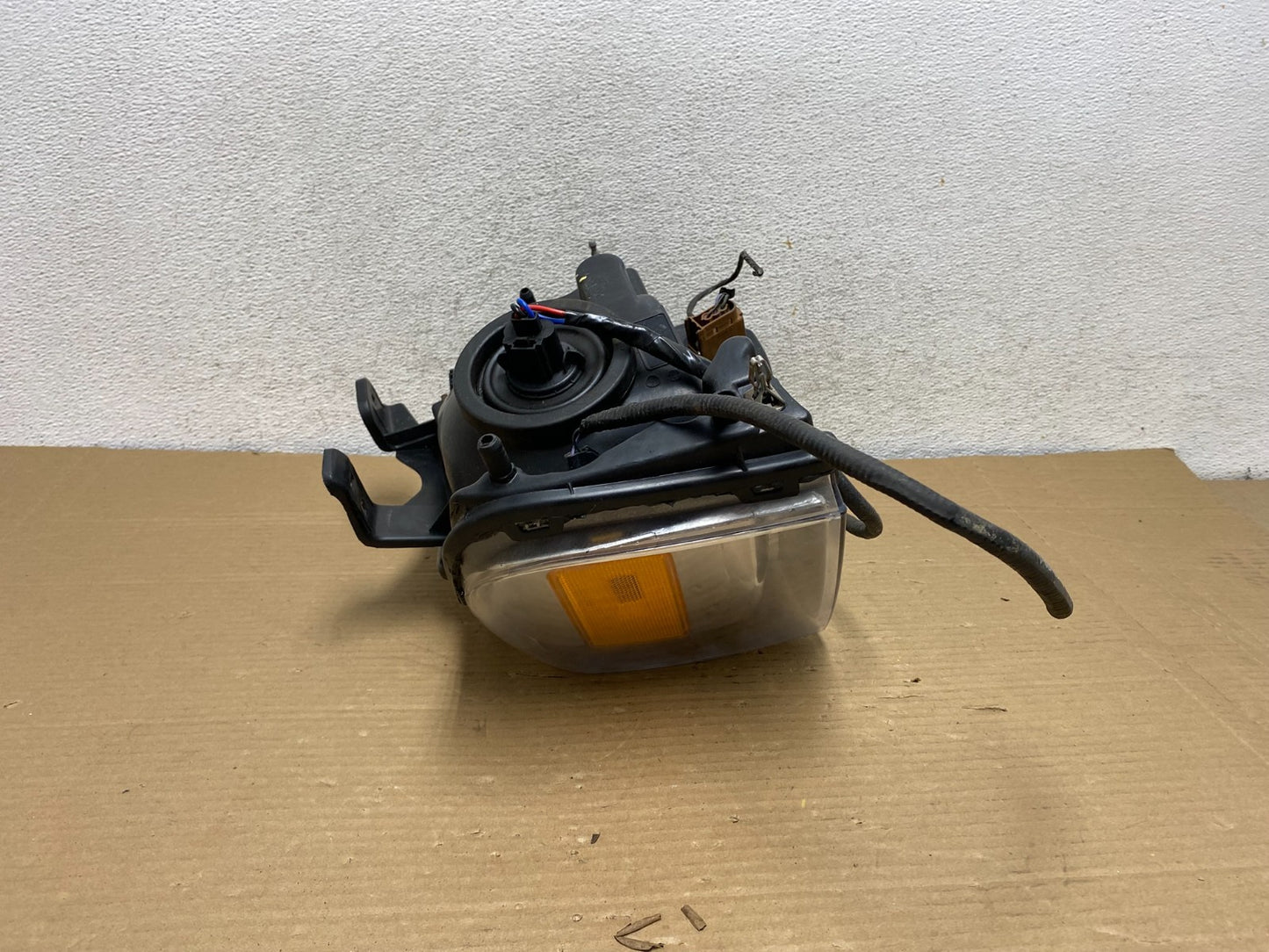 2007 - 2014 Ford Expedition Left Driver LH Side Headlight Halogen AG8925 DW7