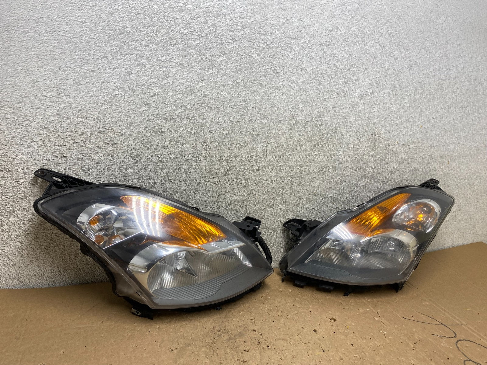 Sedan 2007 2008 2009 Nissan Altima Left+Right Set Headlights V0568 DW2