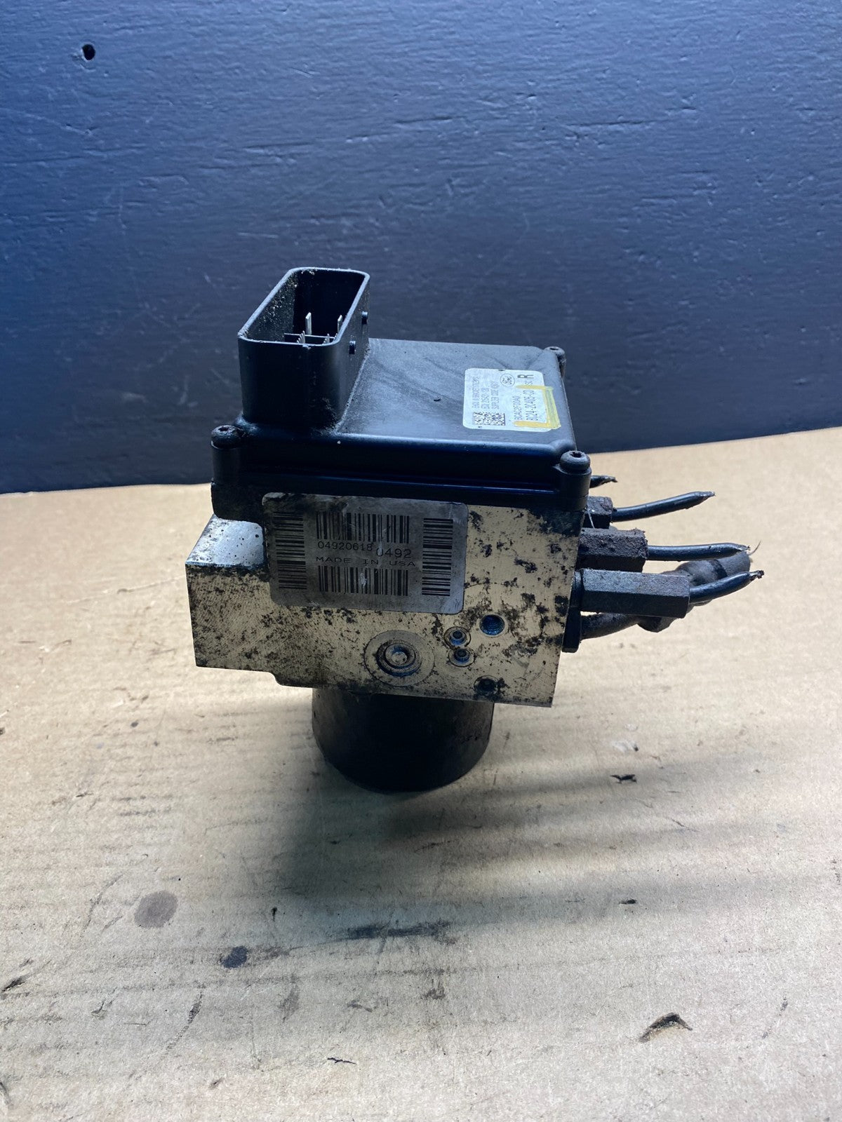 2011 - 2014 Ford E250 E350 Van  ABS Anti Lock Brake Pump Module Oem AB7212 DG4