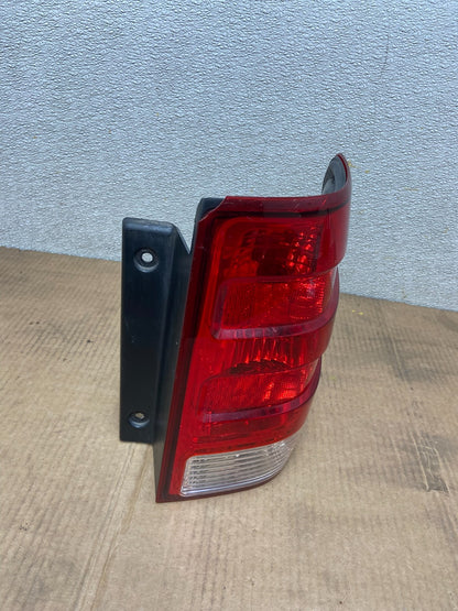 2003 2004 2005 2006 Ford Expedition Right Passenger Rh Tail light OEM AA5297 DW2