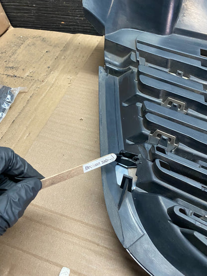 2009 to 2011 Freightliner Sprinter Front Upper Chrome Grill Grille U7903 DG11