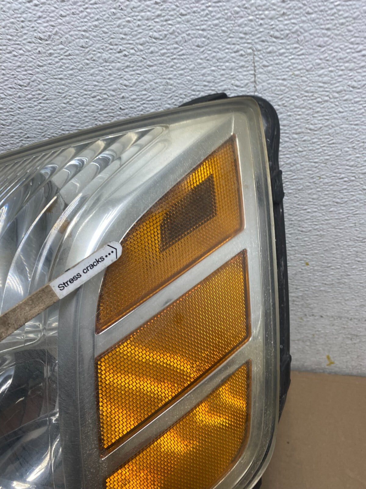 2004 to 2007 Nissan Armada Left Driver Lh Side Headlight Halogen M4621 DW7