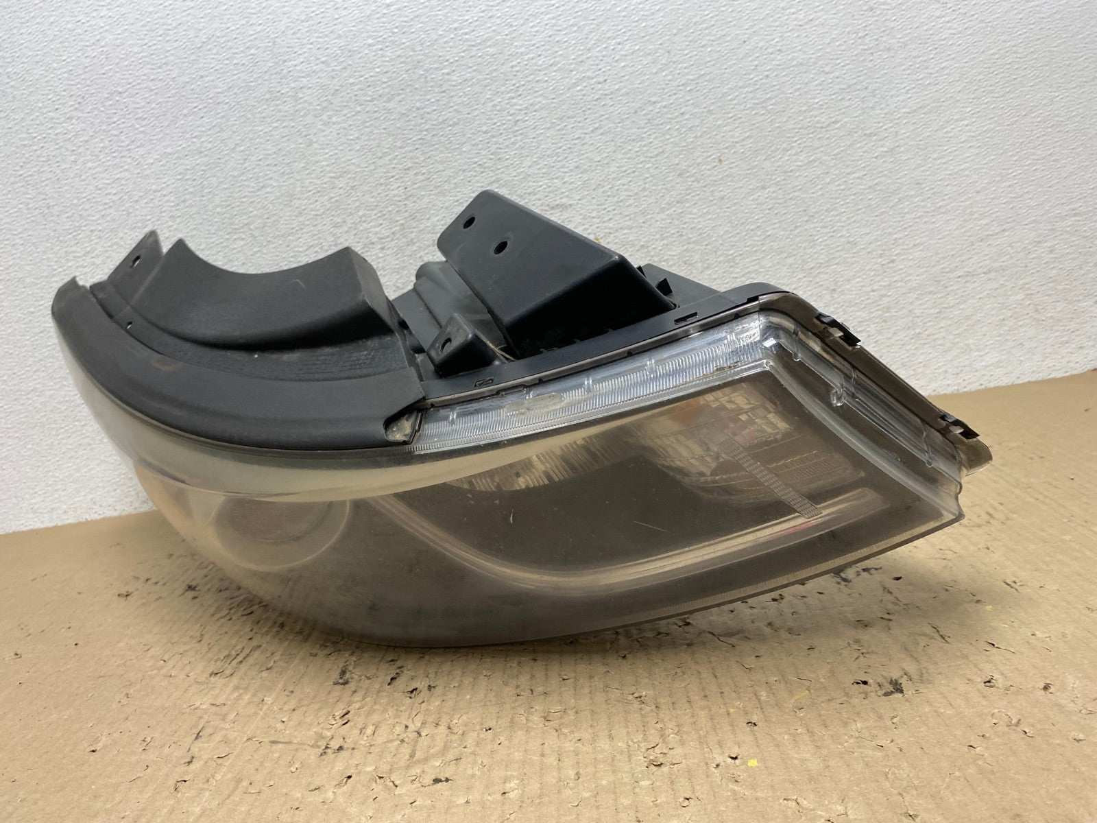 2015-2018 Kia Sedona Right Passenger RH Side Headlight Halogen AF7102 DW1