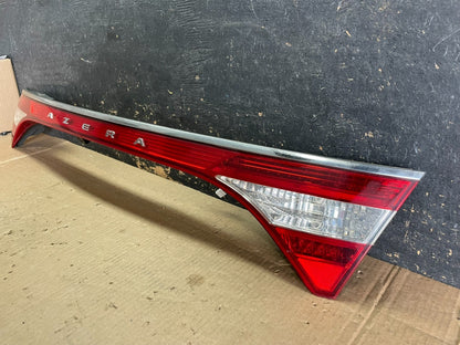 2012 to 2017 Hyundai Azera Trunk Center Tail Light License W/Emblem ab3148 DG2