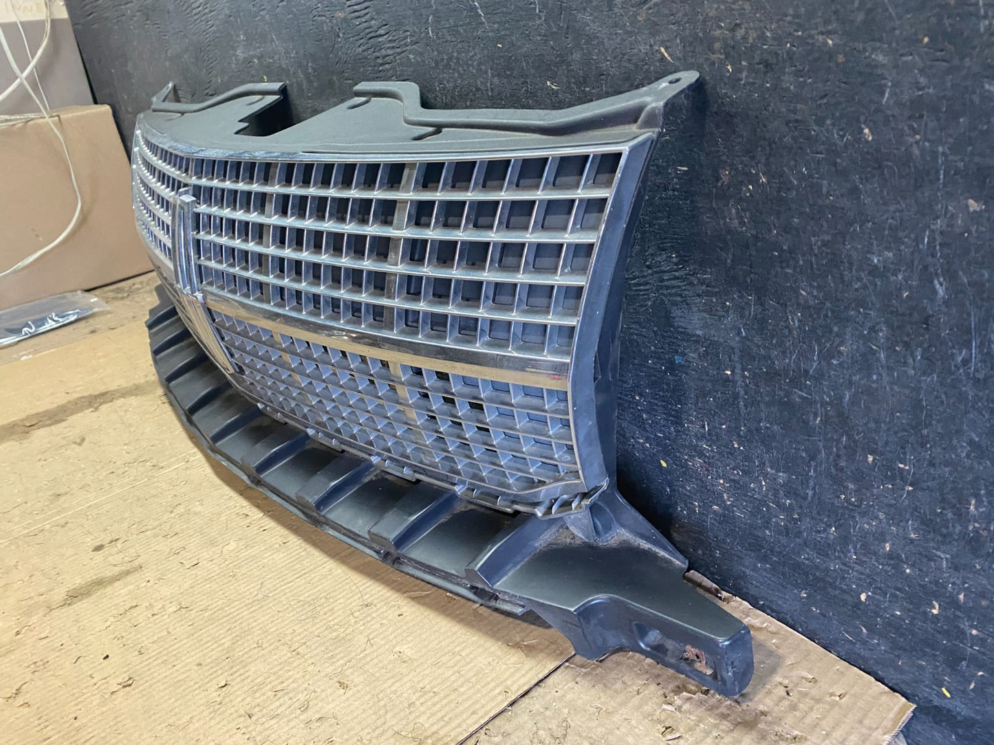 2007 to 2010 Lincoln Mkx Front Upper Grill Grille OEM X3579 DG1