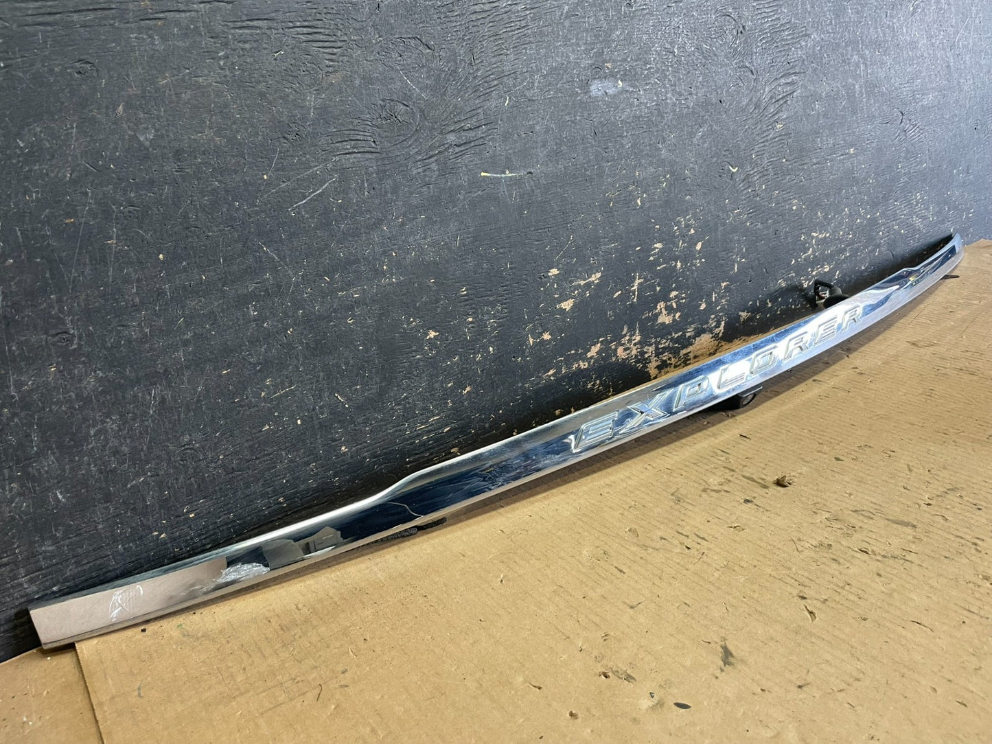 2011 to 2014 Ford Explorer Rear Tailgate Gate Trim Molding With Camera AB7948 DG2