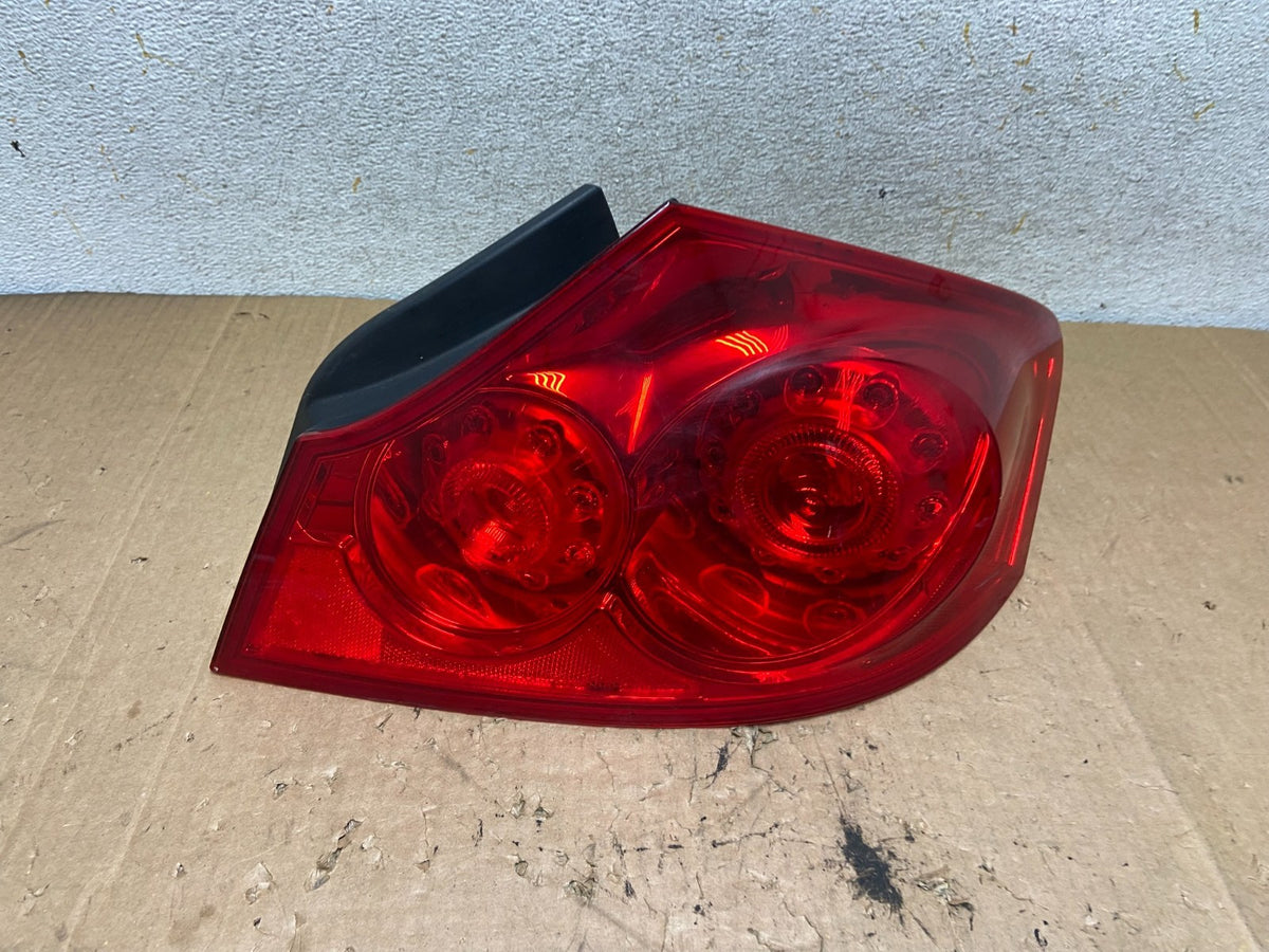 2007 to 2013 Infiniti G35 G37 Sedan Right Passenger Rh Tail Light AI9307 LK0
