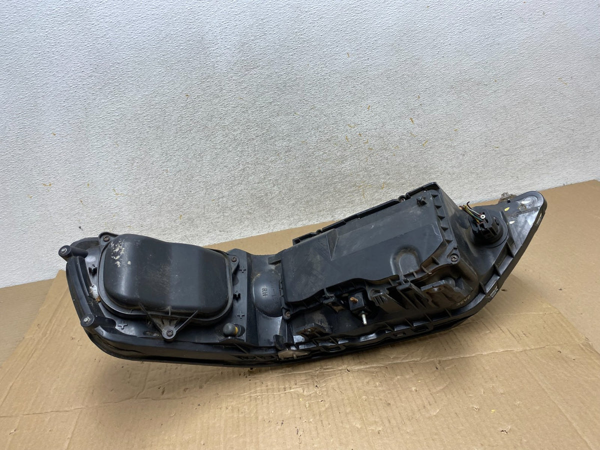 2005 to 2011 Lincoln Town Car Right Passenger Rh Side Headlight AI1276 DW7