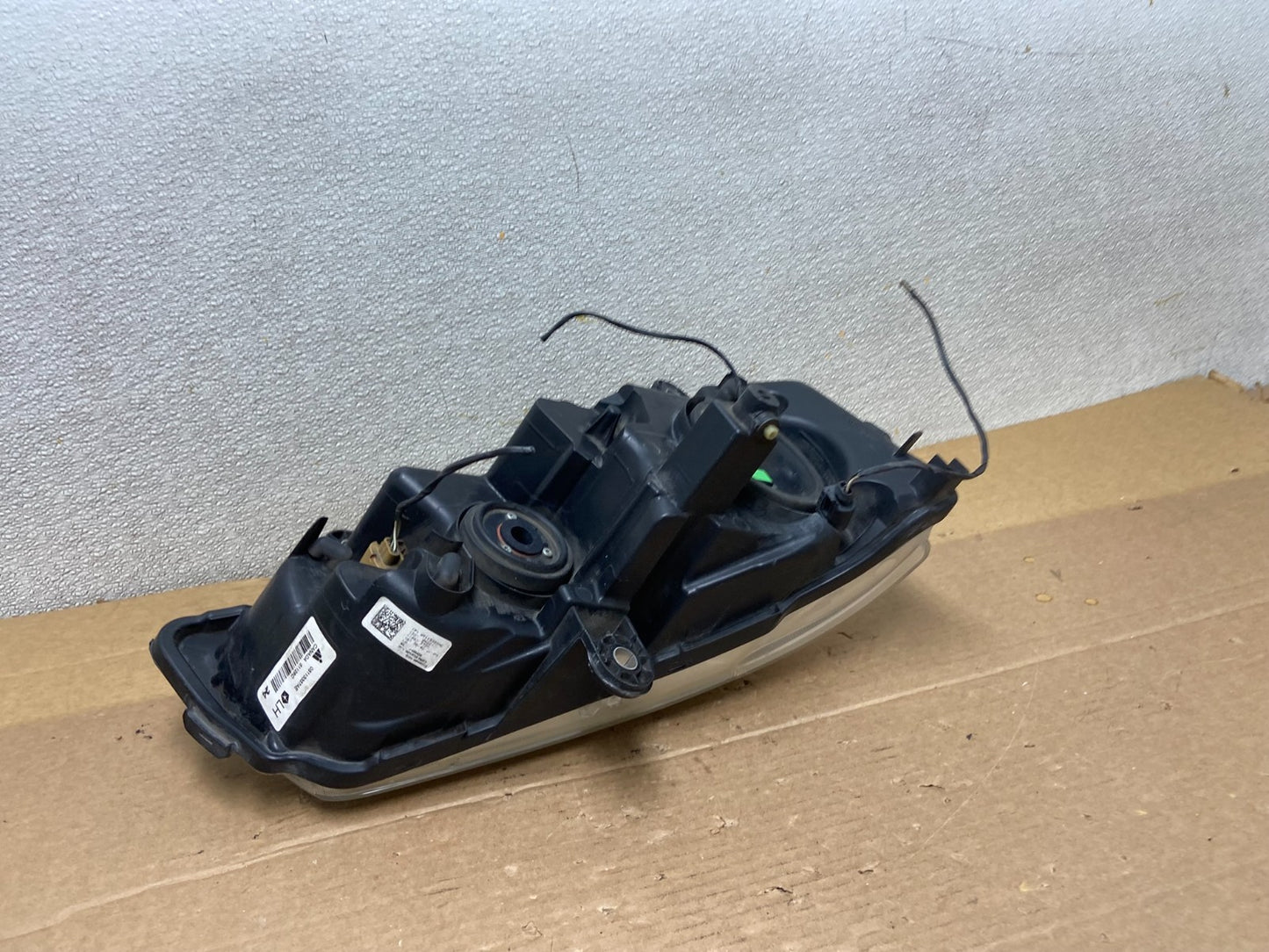 2008 to 2016 Chrysler Town and Country Left Driver Lh Side Headlight AB5227 DW5