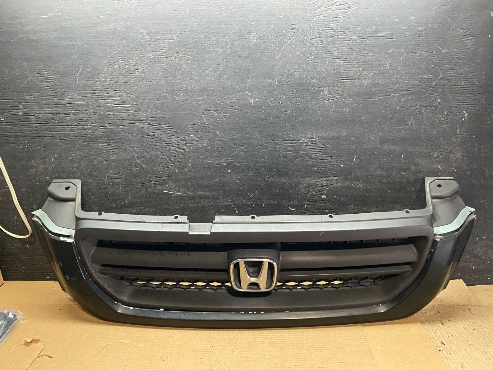 2003 2004 2005 Honda Pilot Front Upper Grill Grille Oem V6972 DG0