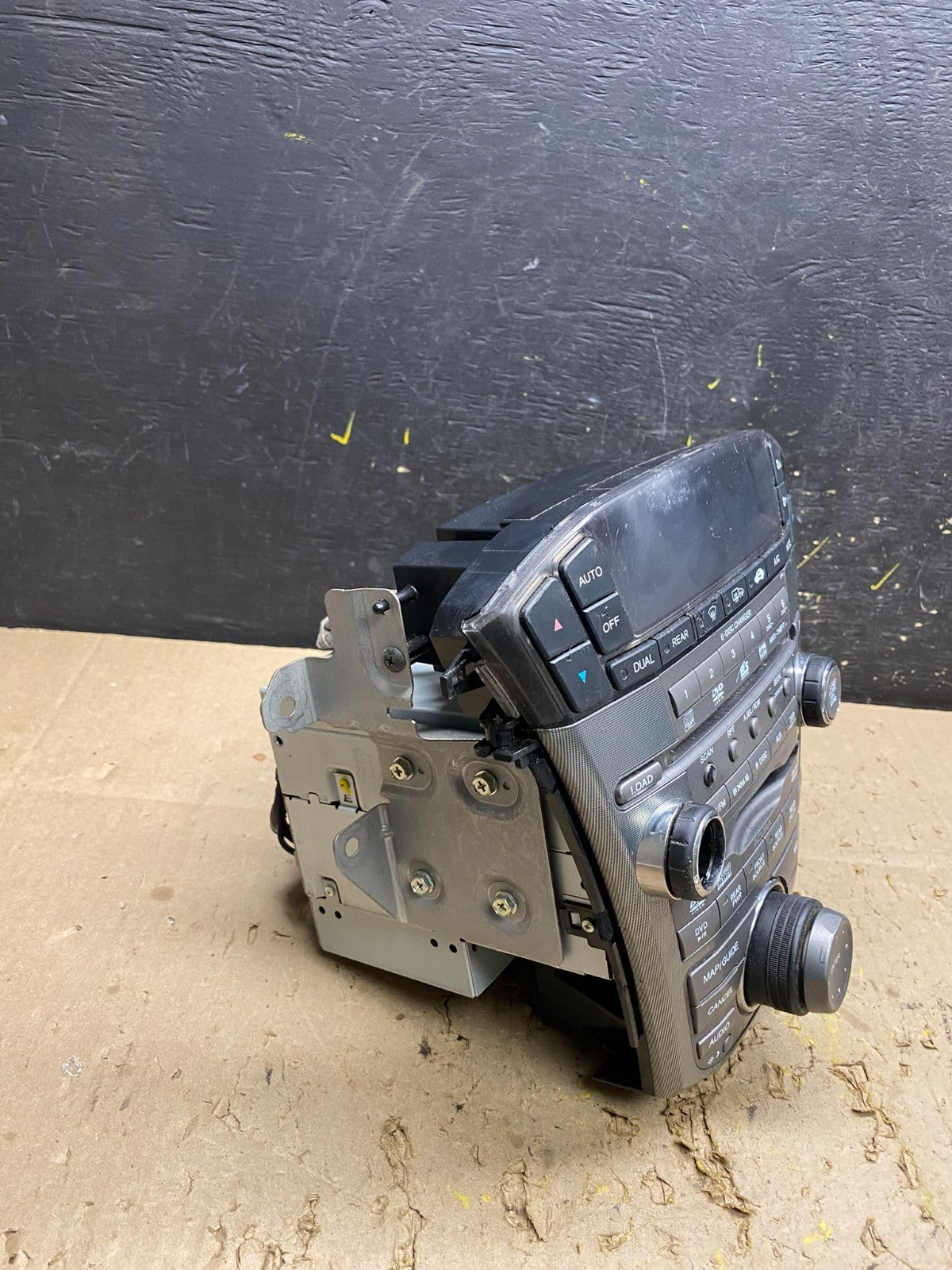 2007 to 2009 Acura Mdx Radio Stereo 6 CD Player Climate Control Pan OEM U5810 DG3
