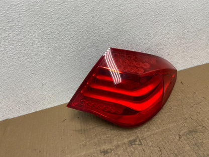 2009 to 2012 Bmw 7-Series F01 F02 750i Right Passenger Tail Light OEM AB8515 DW2