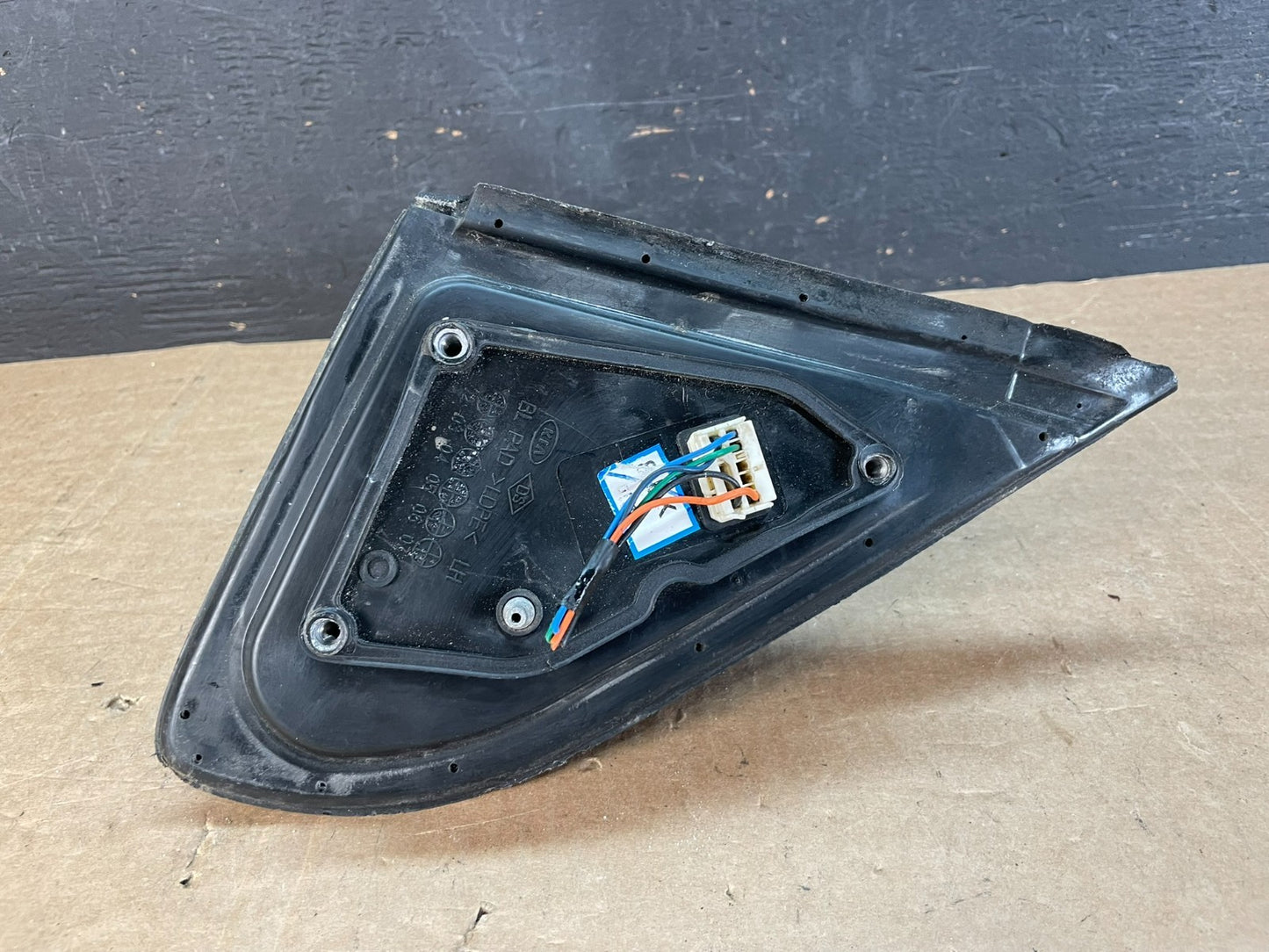 2003 to 2009 Kia Sorento Left Driver LH Door Mirror AE8547 DW4