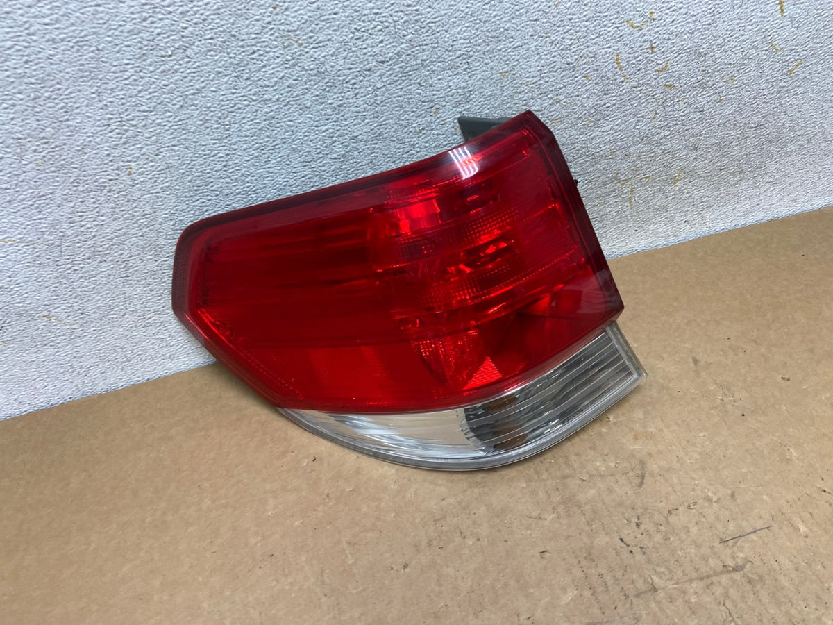 2008 2009 2010 Honda Odyssey Left Driver LH Side Tail Light AI3366 LK2