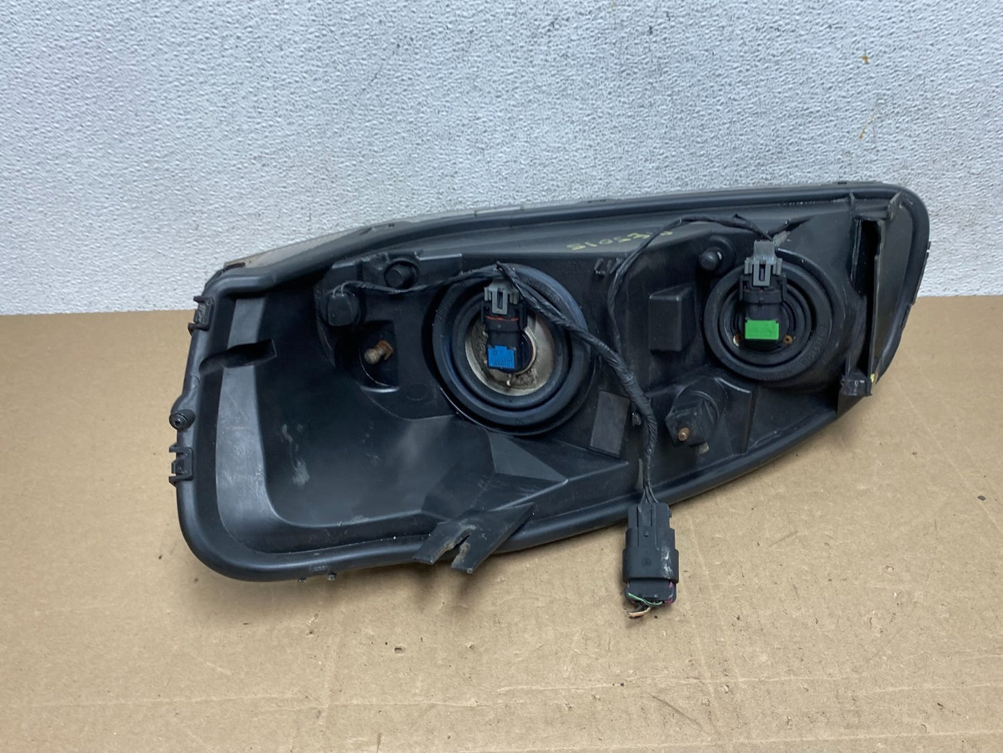 2005 - 2009 Pontiac Montana / Uplander Right Passenger Headlight AE5015 DW7