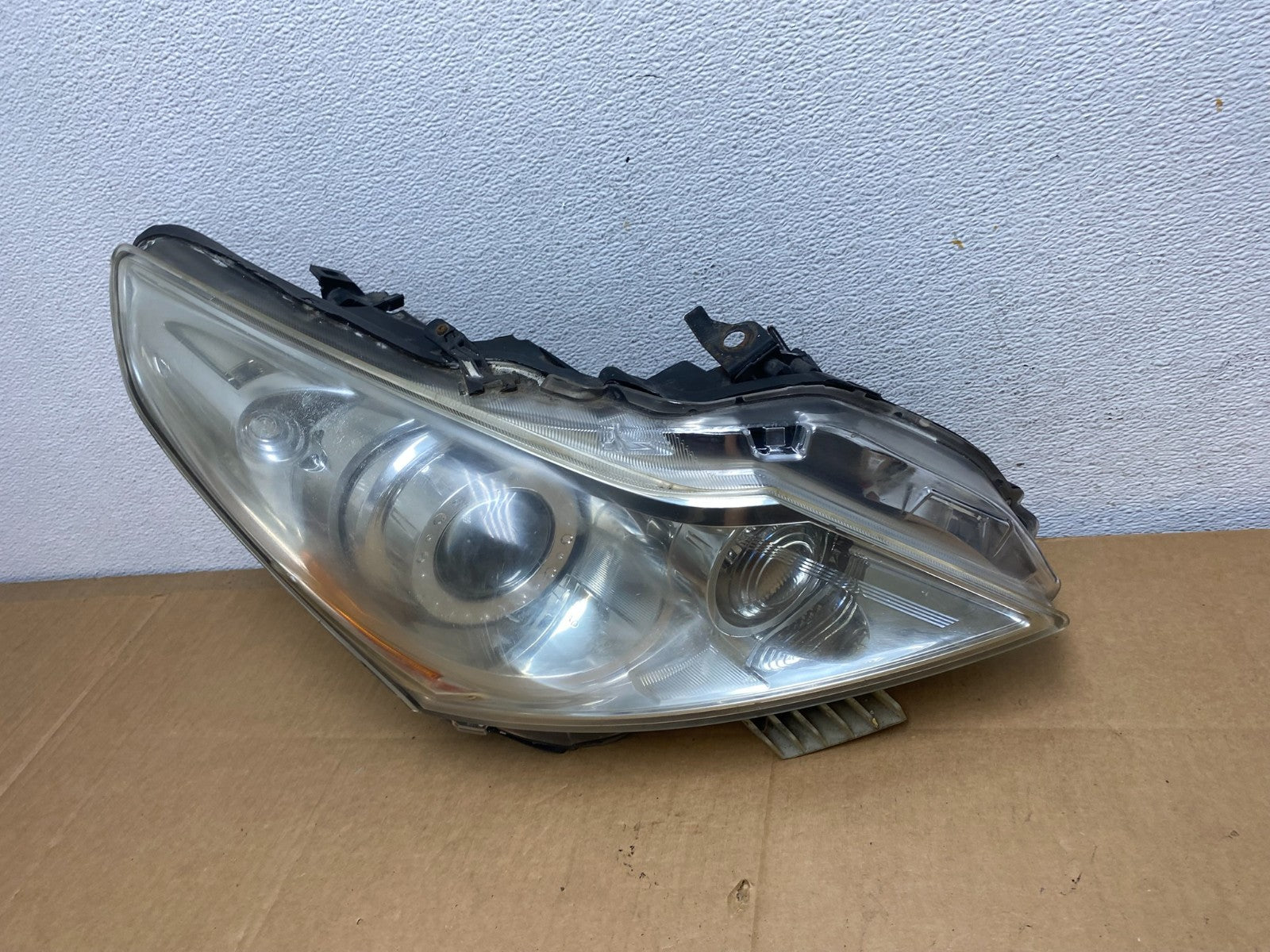 2010-2012 Infiniti G37 Right Passenger Side Xenon HID Headlight AD0729 DW1