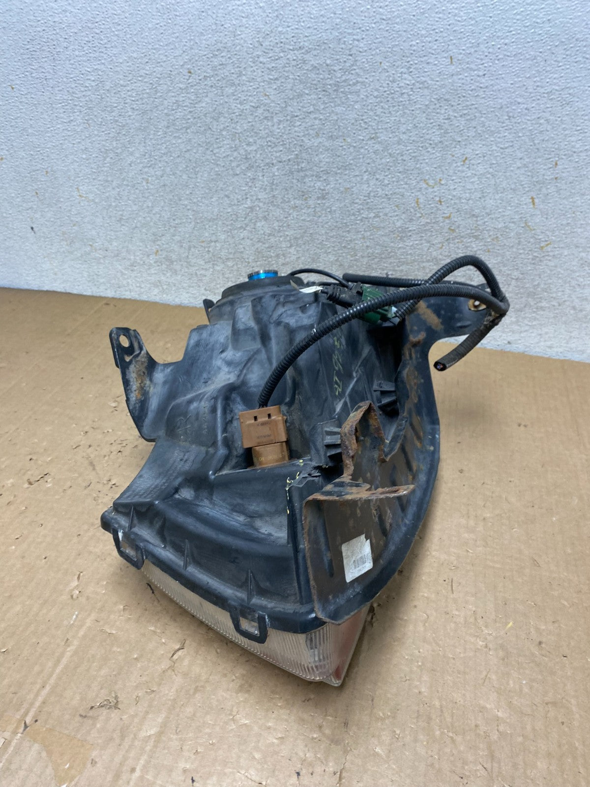 2005 - 2007 Ford Freestyle Right Passenger RH Side Halogen Headlight AI9250 LK13